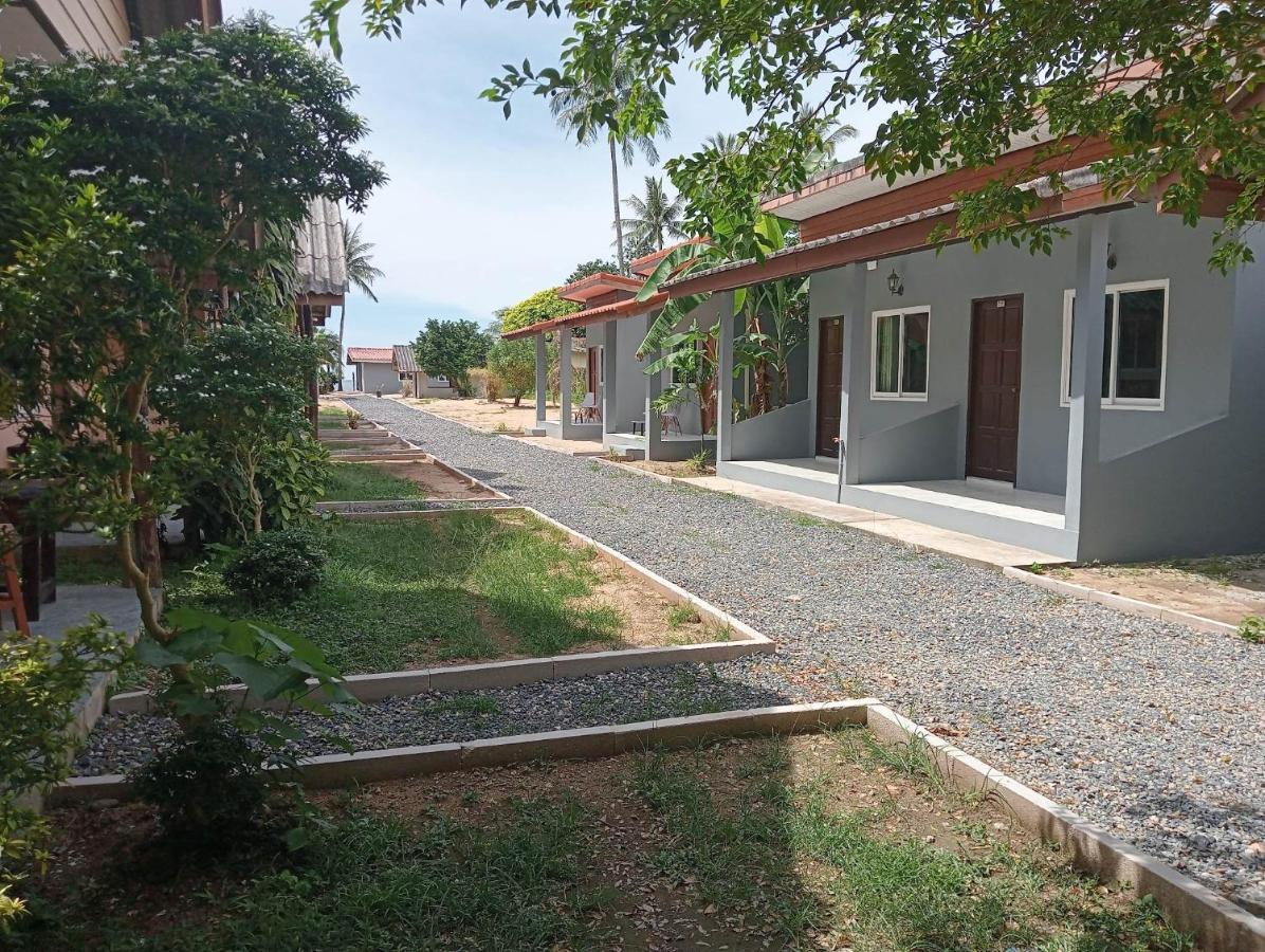Scandinavian Beach Resort Ko Lanta Esterno foto