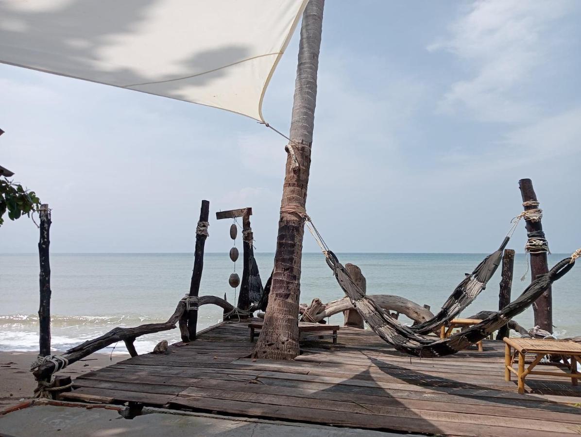 Scandinavian Beach Resort Ko Lanta Esterno foto