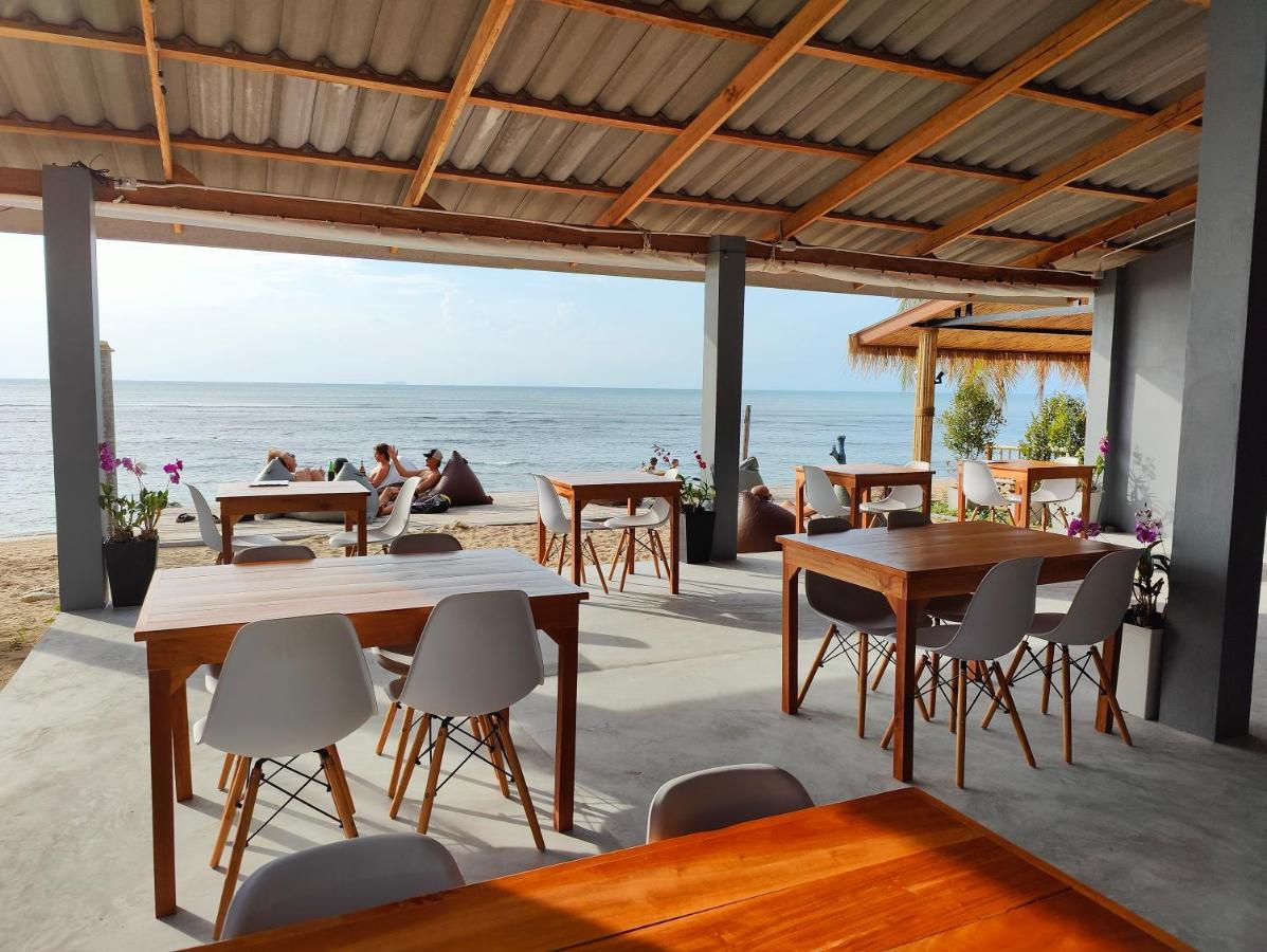 Scandinavian Beach Resort Ko Lanta Esterno foto