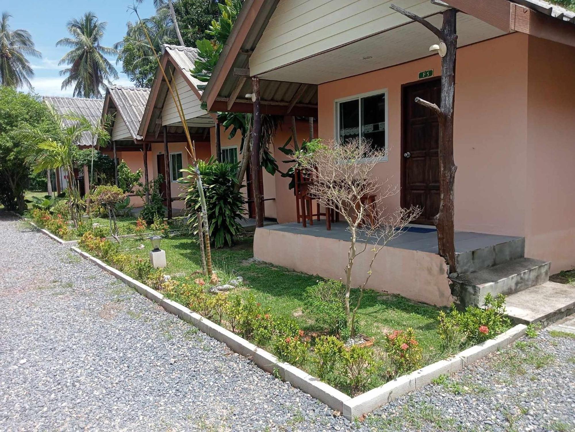 Scandinavian Beach Resort Ko Lanta Esterno foto