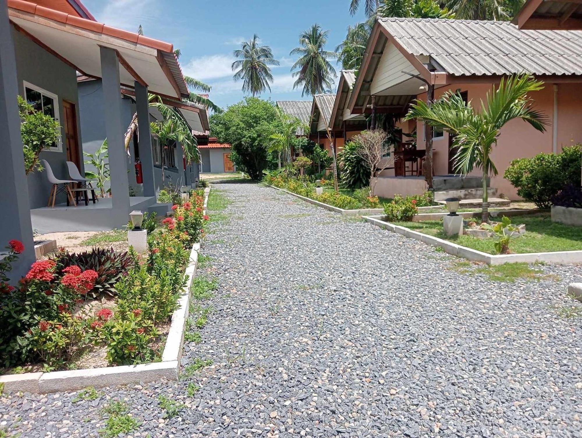 Scandinavian Beach Resort Ko Lanta Esterno foto