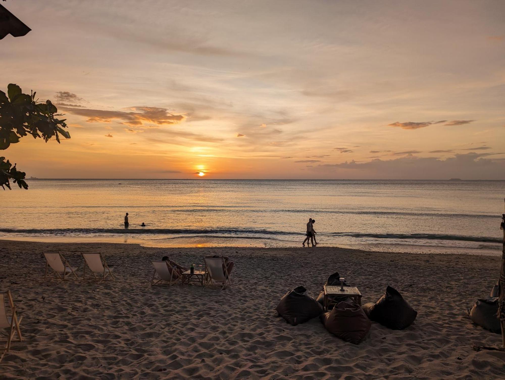 Scandinavian Beach Resort Ko Lanta Esterno foto