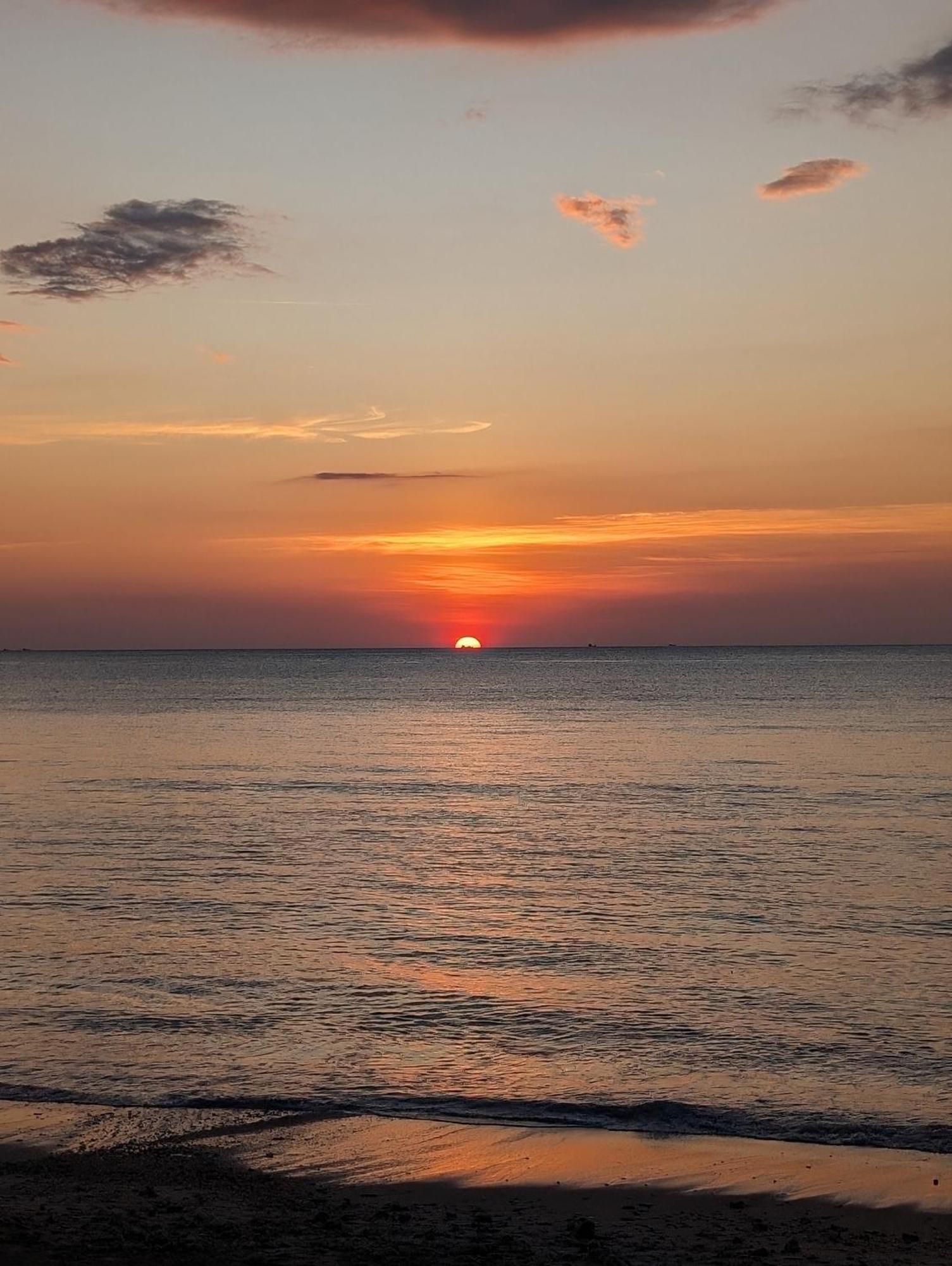 Scandinavian Beach Resort Ko Lanta Esterno foto